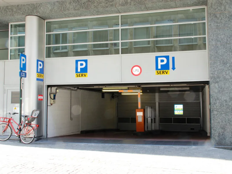 Parking Loi Commerce