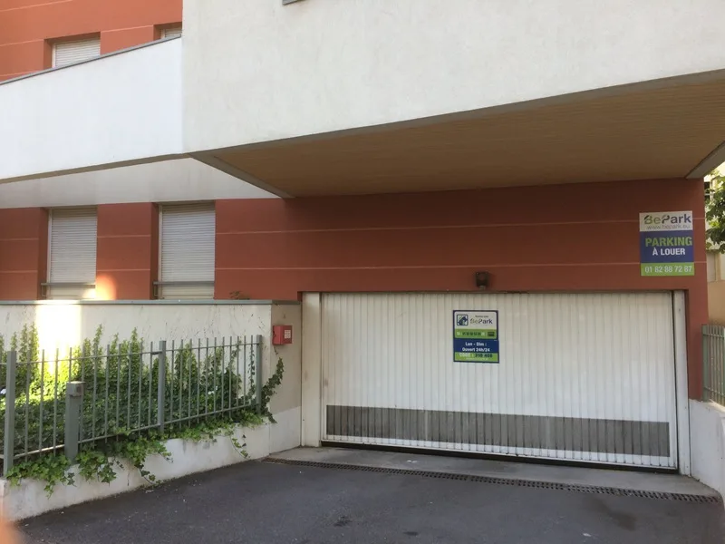 Parking Debourg Lyon 7